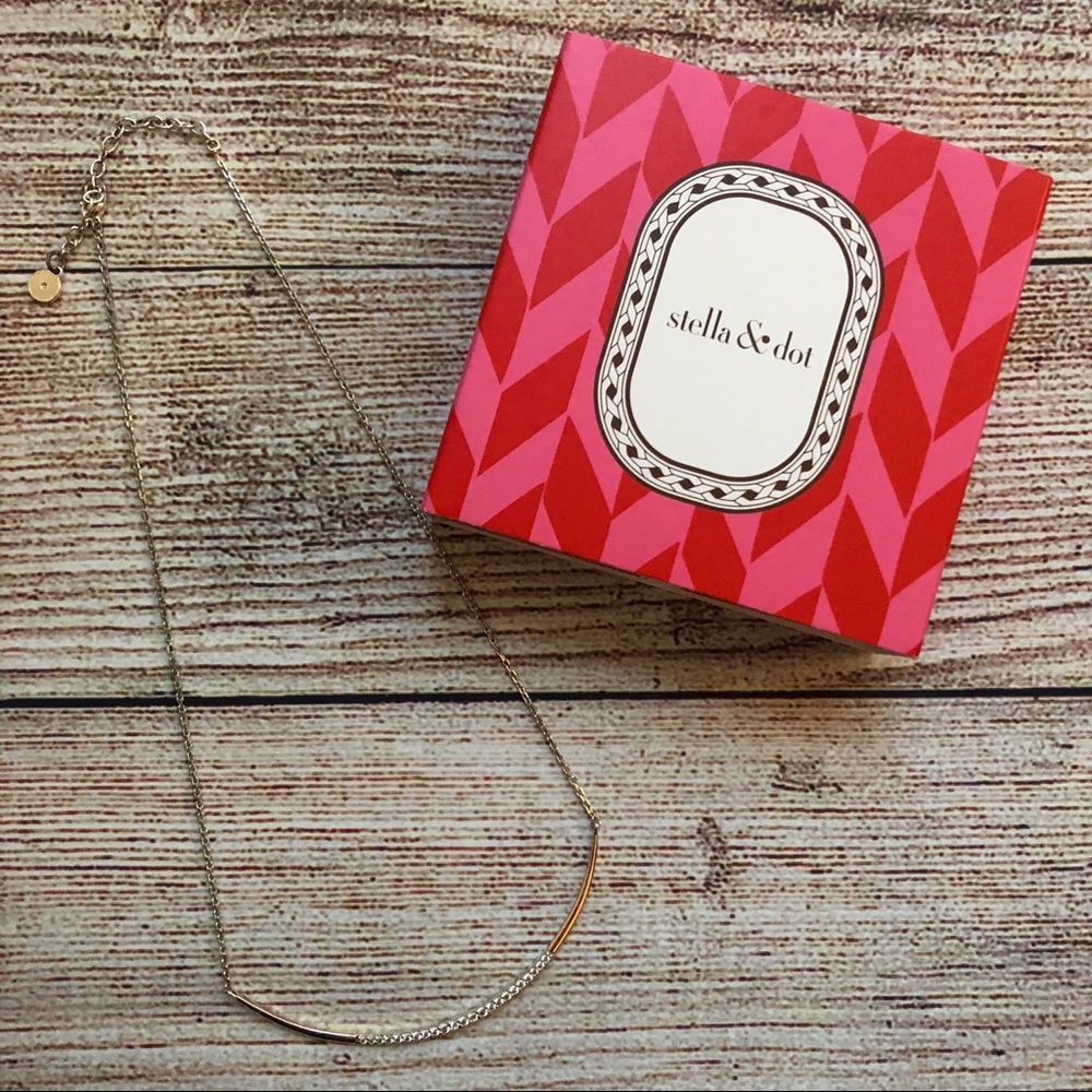 Stella & Dot Silver Crescent Necklace w/ Box